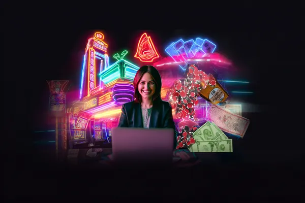 সবুজ বিলাসবহুল গাউন পরা এক নারী অলংকৃত রুলেট চাকার পাশে—যা 456BDBET–এর উচ্চমানের ক্যাসিনো পরিবেশকে প্রকাশ করে।